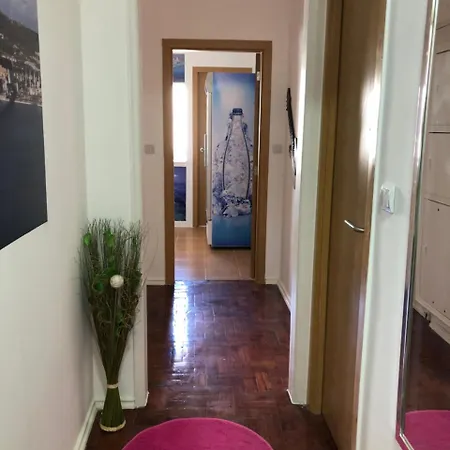 7 Rivers Hostel