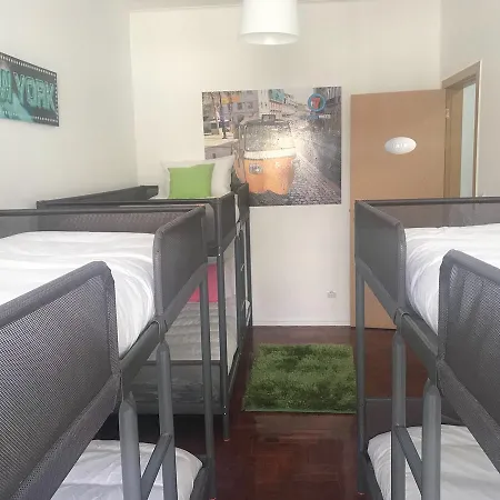 7 Rivers Hostel *